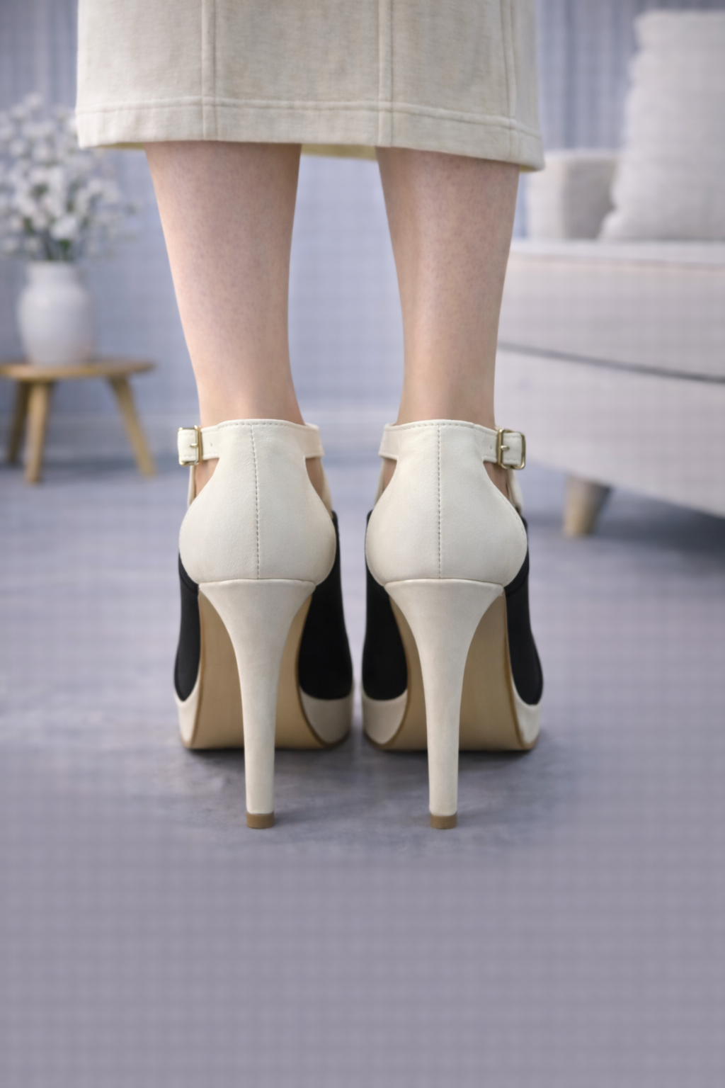 Moderne Plateau-High Heels mit Fesselriemen 6305 - Schwarz