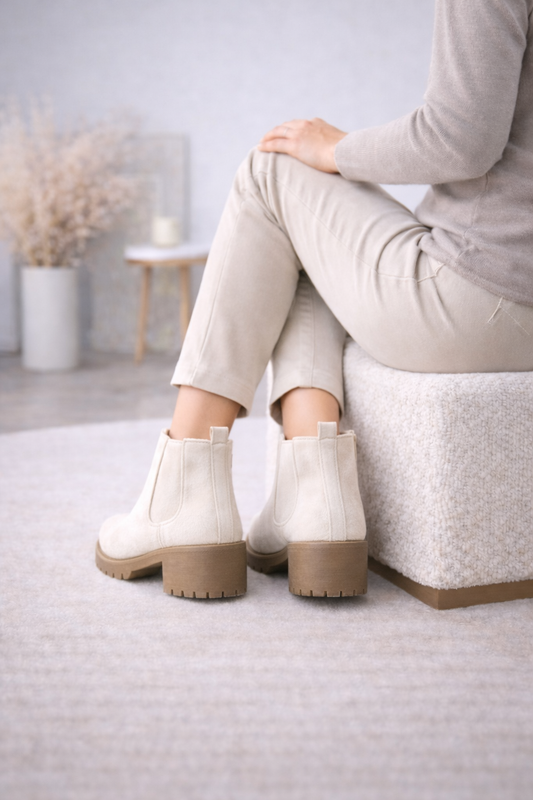 Beige Wildleder-Optik Stiefeletten mit Profilsohle 6307 - Beige