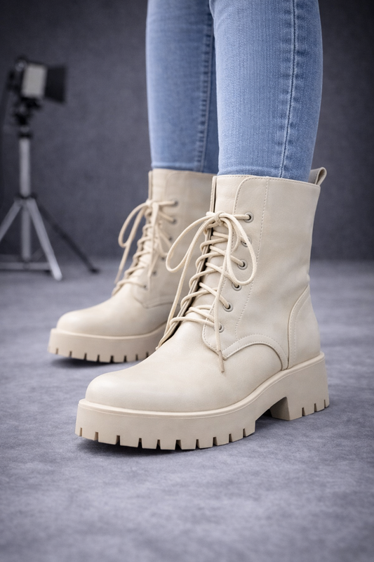Schnürstiefel in Leder-Optik mit Profilsohle 6319 - Beige