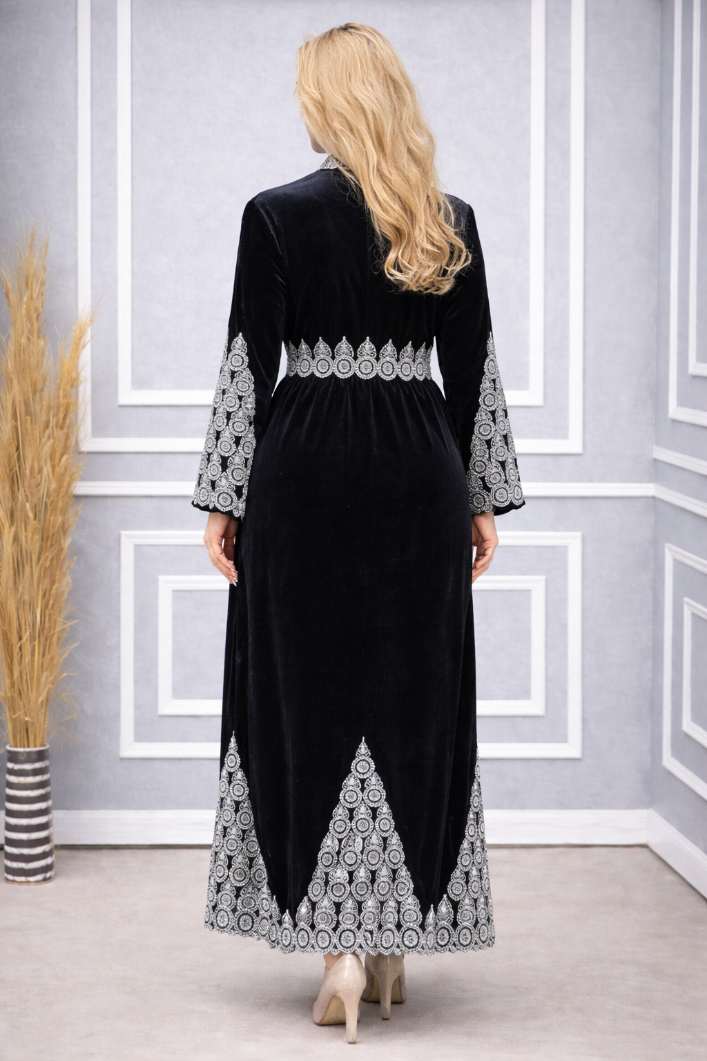 Bestickte Abaya aus koreanischem Samt 709 - Schwarz