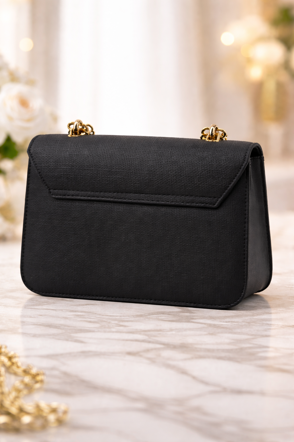 Elegante Handtasche mit langer Metallkette 991 - Schwarz