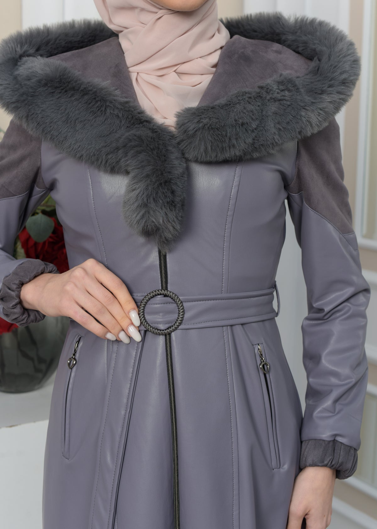Langer Damen Winter-Ledermantel mit Wildlederdetails und Pelzkragen 1348 - Grau