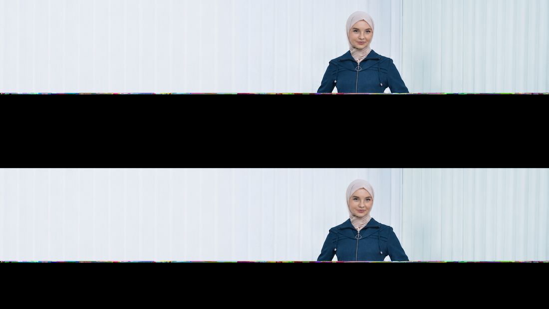 Dunkelblauer Hijab-Mantel Code 1205 mit Gürtel und Reißverschluss