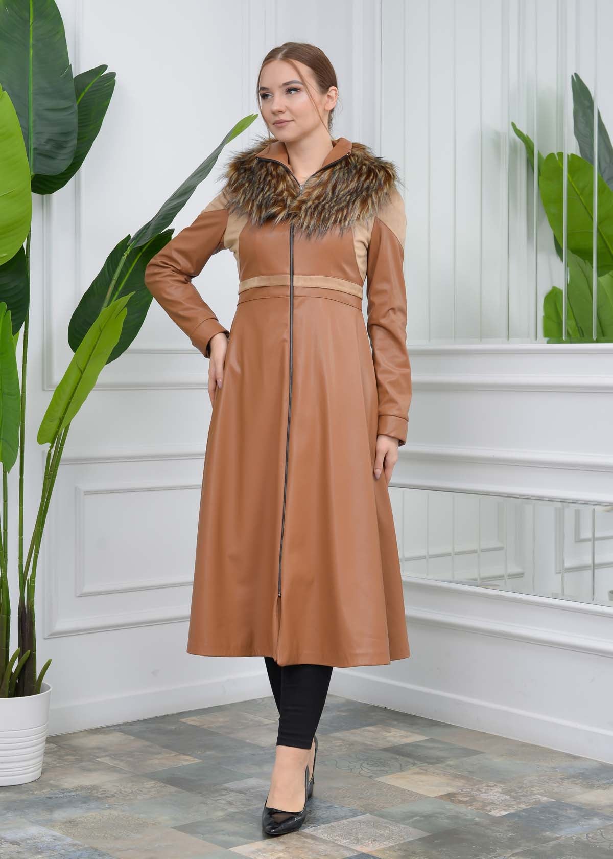Eleganter Leder-Trenchcoat mit Fellfutter 1310 - Beige