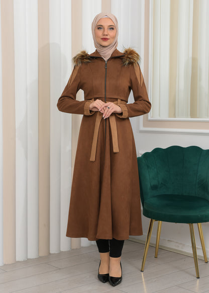 Langer Wildledermantel mit Pelzkapuze 1341 - Cognac