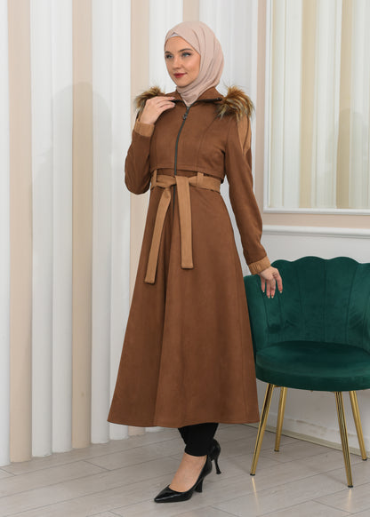 Langer Wildledermantel mit Pelzkapuze 1341 - Cognac