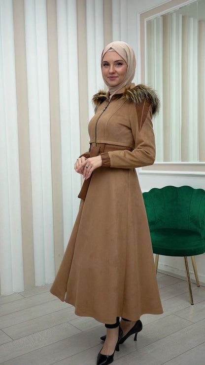 Langer Wildledermantel mit Pelzkapuze 1341 - Beige