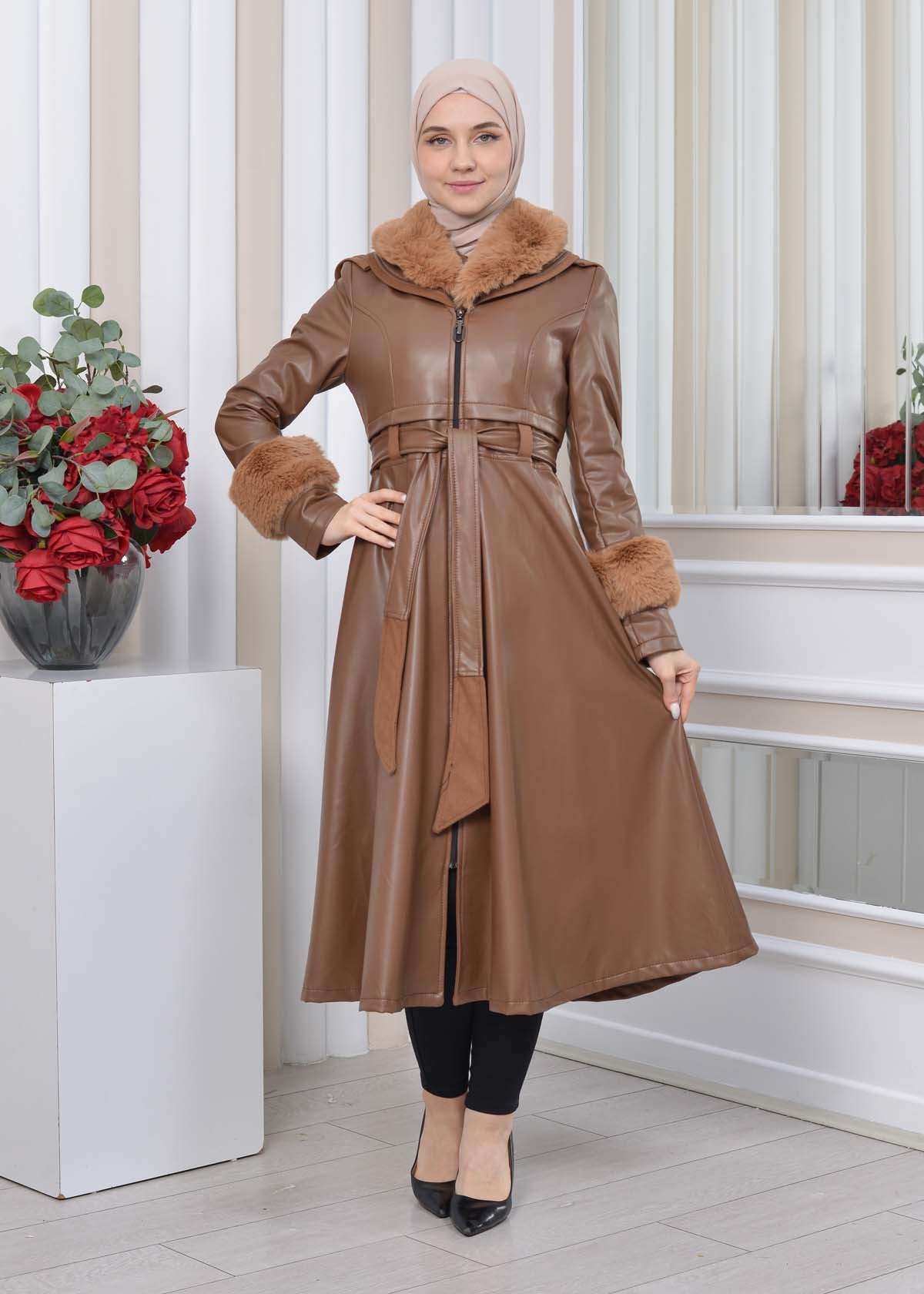 Eleganter Double-Cloche Leder-Trenchcoat mit Kaninchenfell-Futter 1350 - Cognac