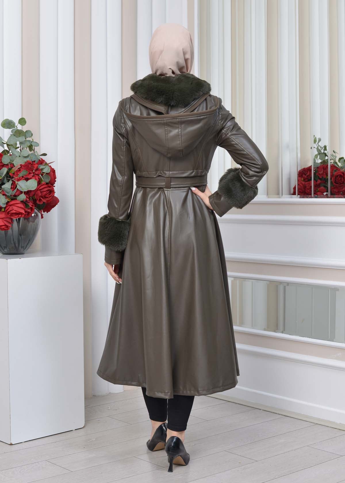 Eleganter Double-Cloche Leder-Trenchcoat mit Kaninchenfell-Futter 1350 - Khaki