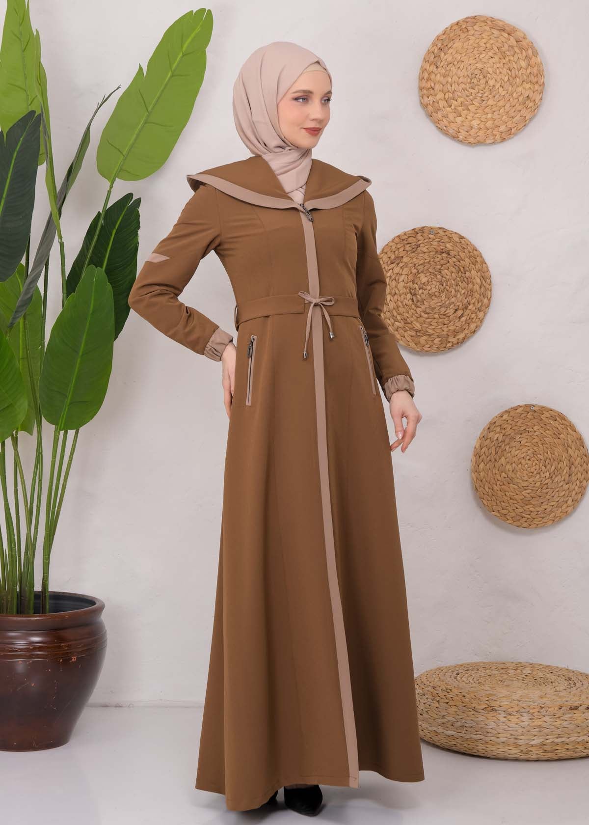 Langer Parachute-Regenmantel mit Kapuze und Satinfutter 1221 - Cognac