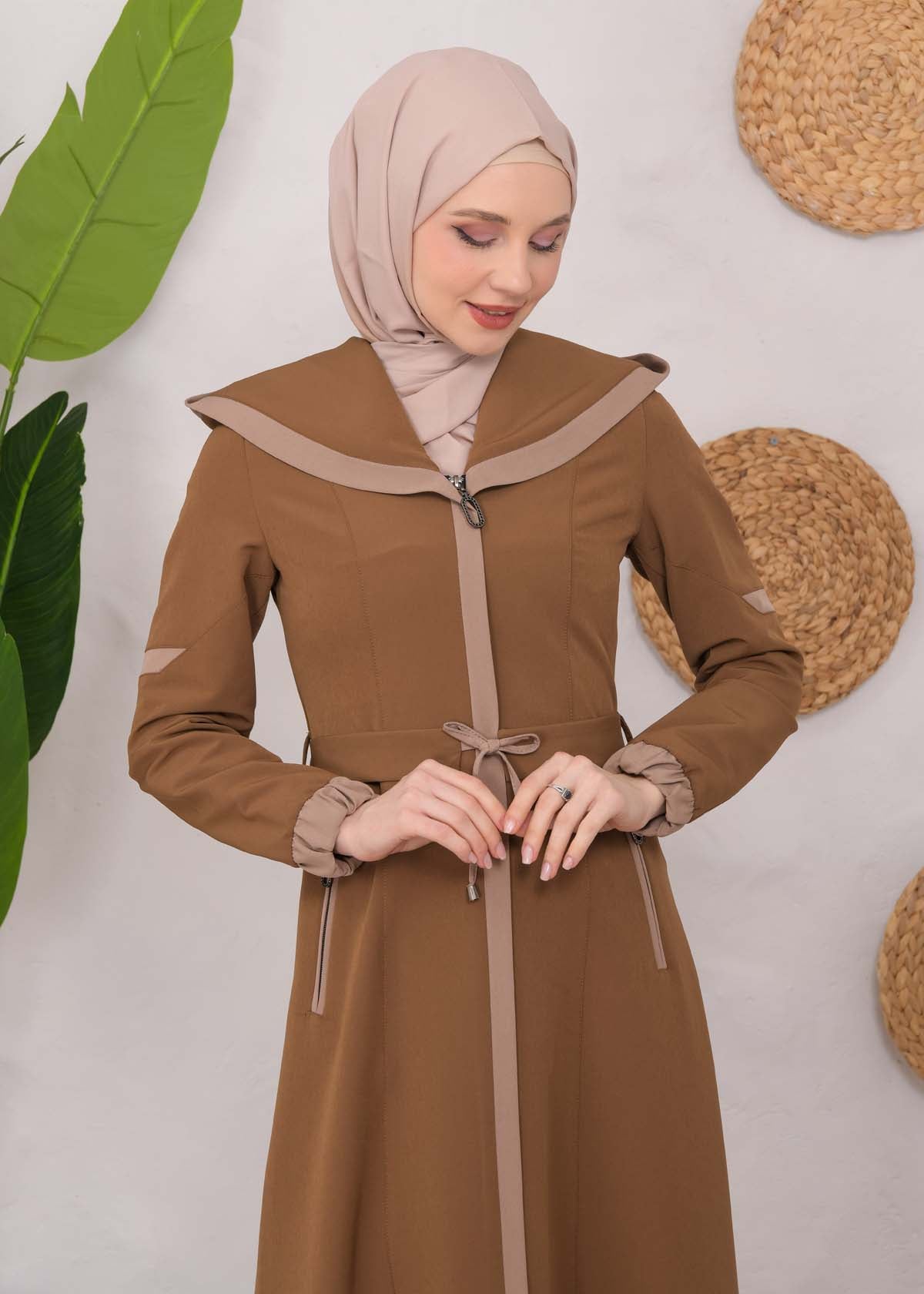 Langer Parachute-Regenmantel mit Kapuze und Satinfutter 1221 - Cognac