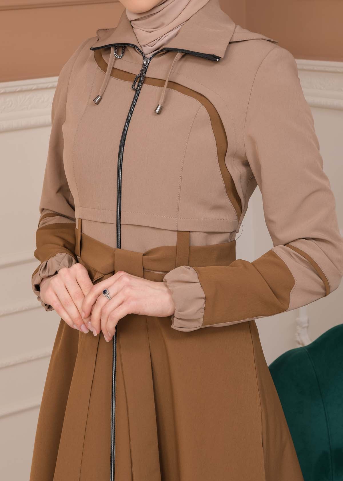 Regen-Trenchcoat aus Fallschirmstoff mit abnehmbarer Kapuze 1223 - Hellbraun