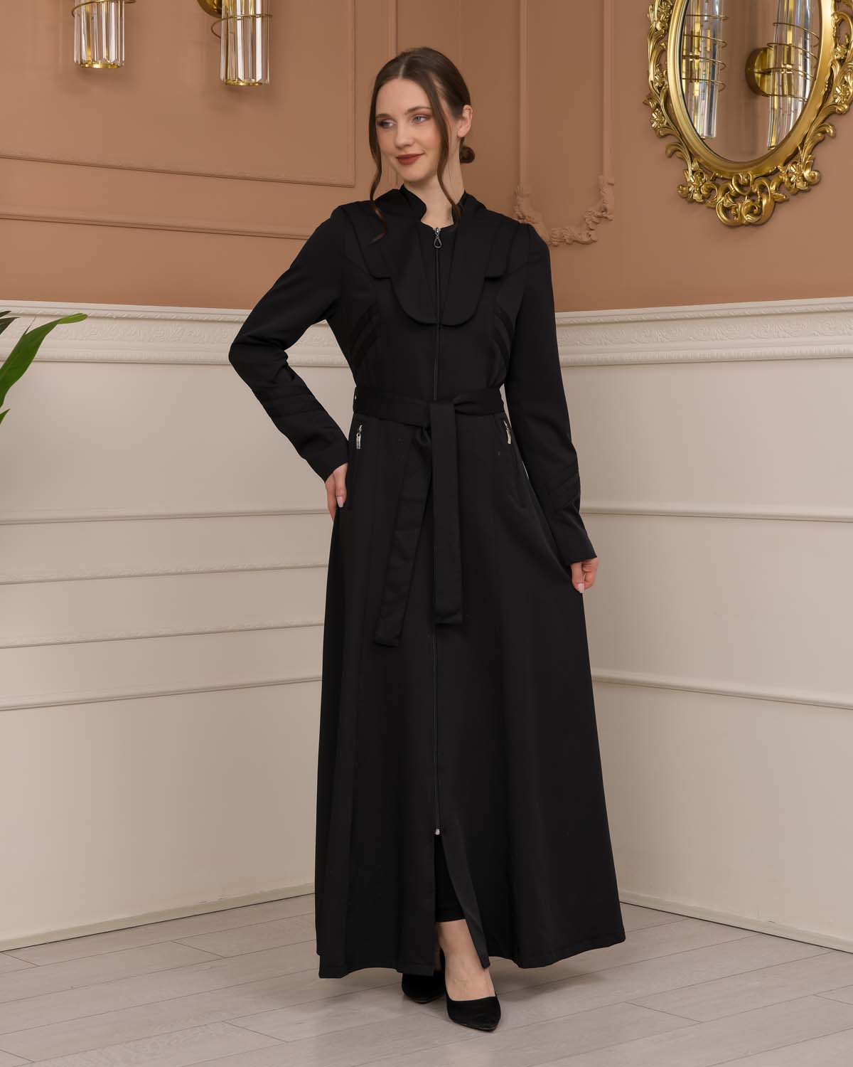 Luxuriöser Prada-Stoff Manto mit Satinfutter und Kapuze 1226 - Schwarz