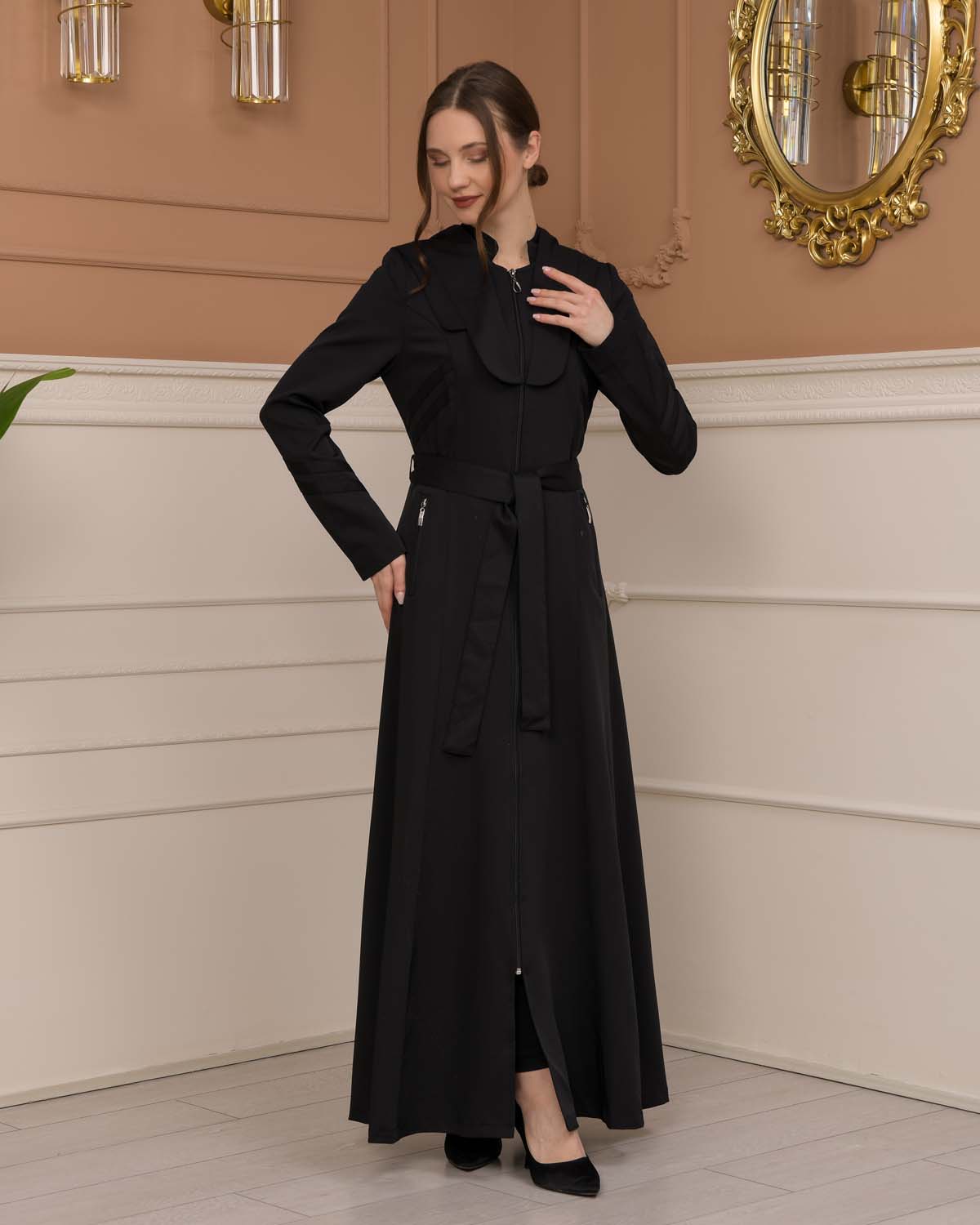 Luxuriöser Prada-Stoff Manto mit Satinfutter und Kapuze 1226 - Schwarz