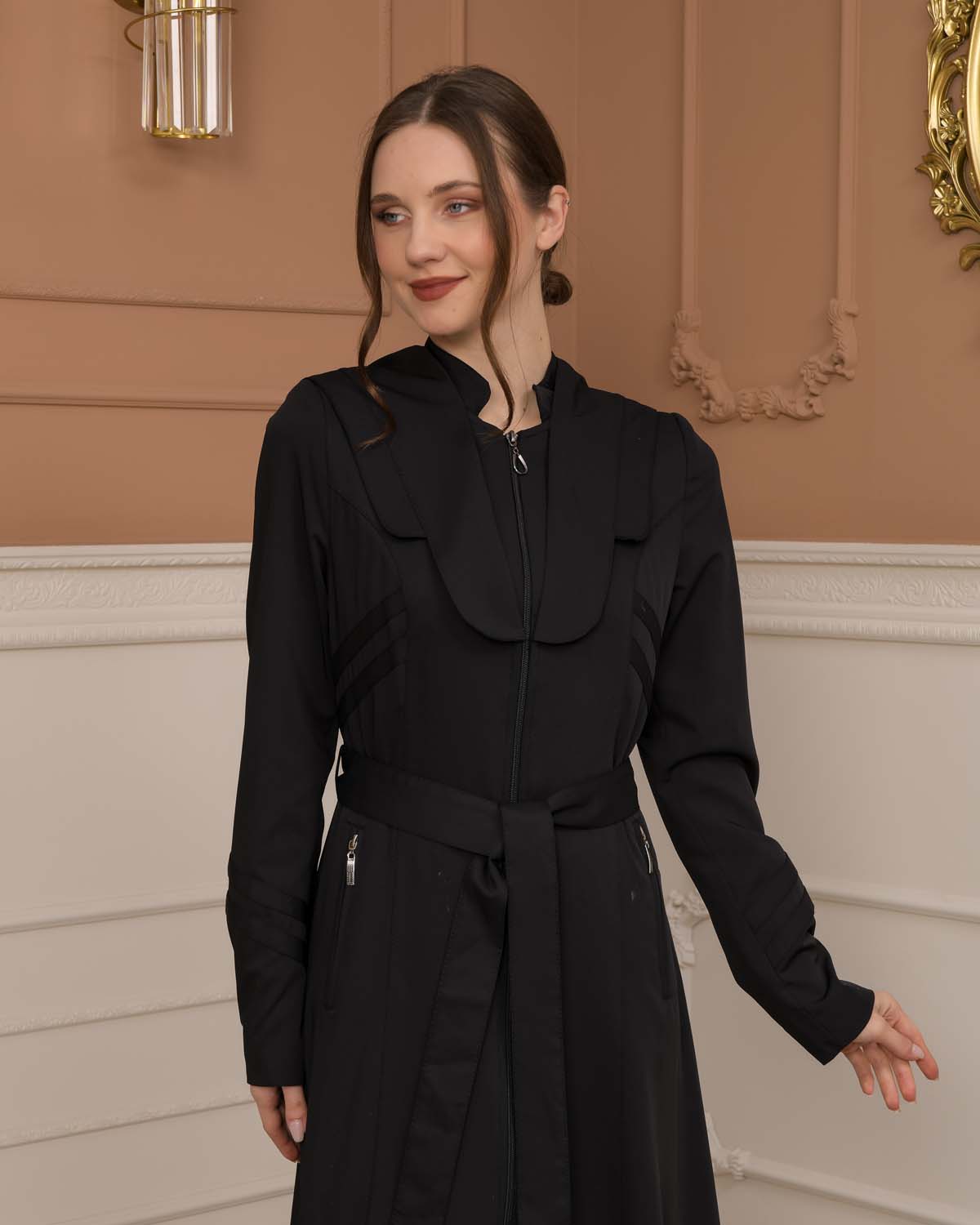 Luxuriöser Prada-Stoff Manto mit Satinfutter und Kapuze 1226 - Schwarz