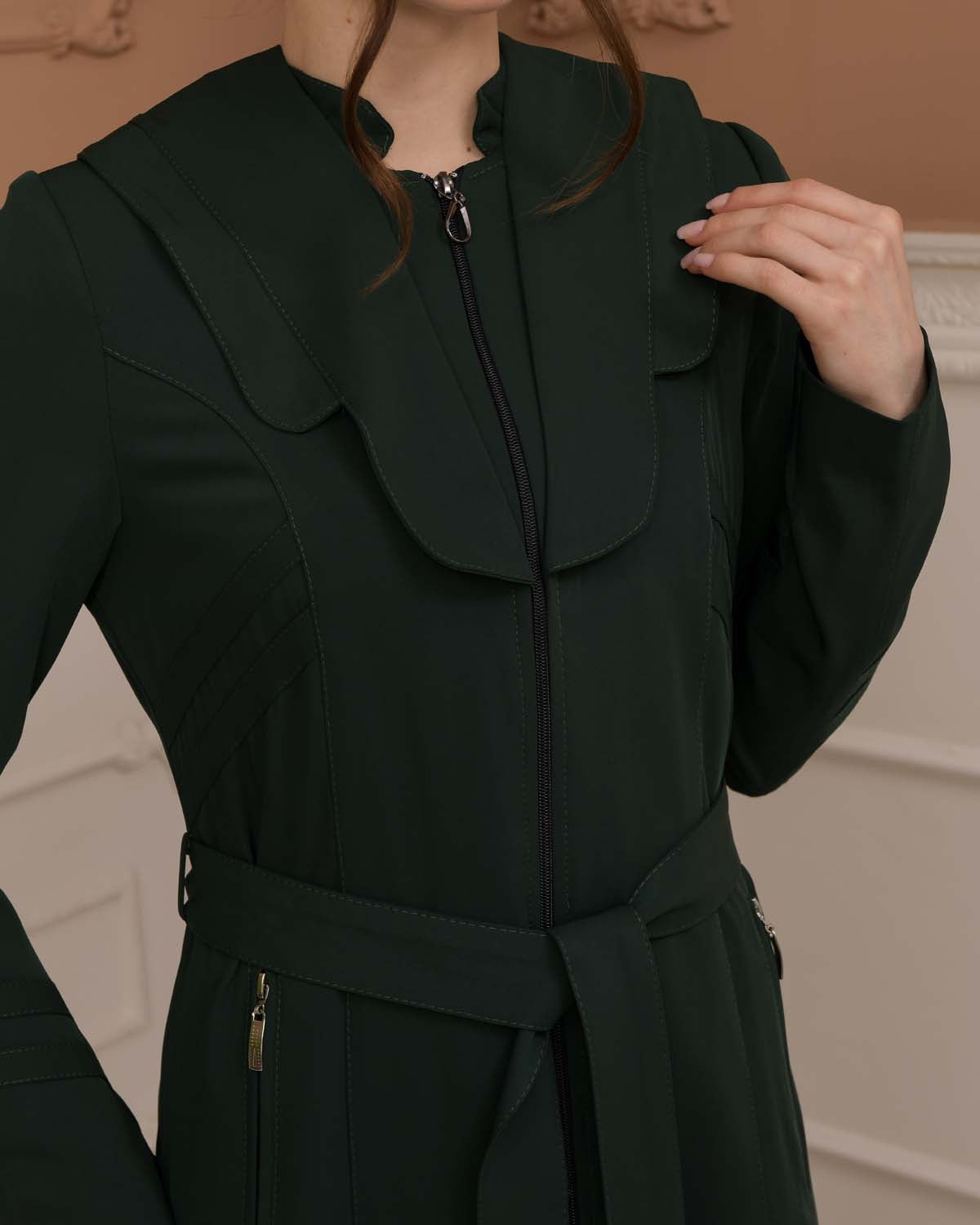 Luxuriöser Prada-Stoff Manto mit Satinfutter und Kapuze 1226 - Khaki