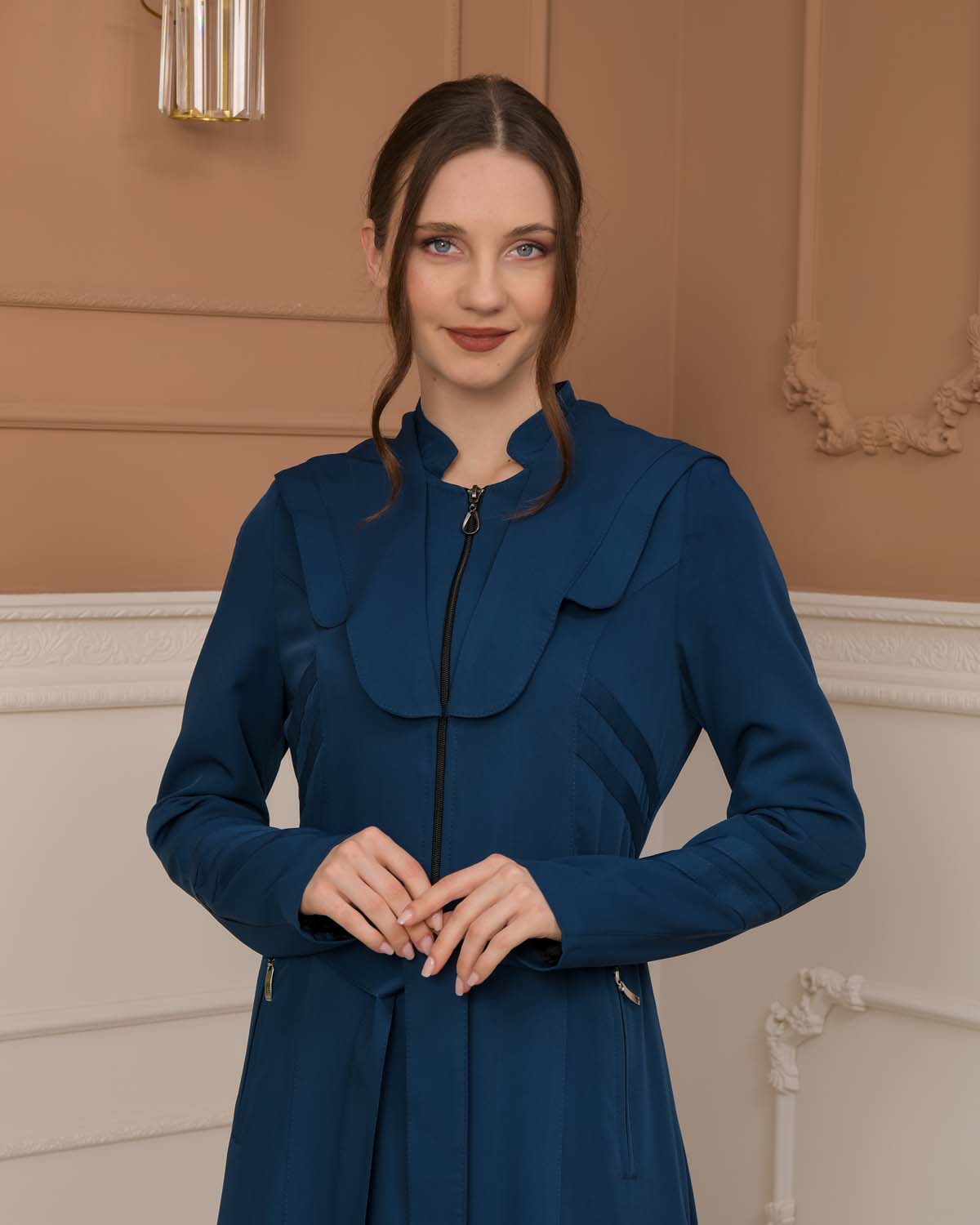 Luxuriöser Prada-Stoff Manto mit Satinfutter und Kapuze 1226 - Türkis