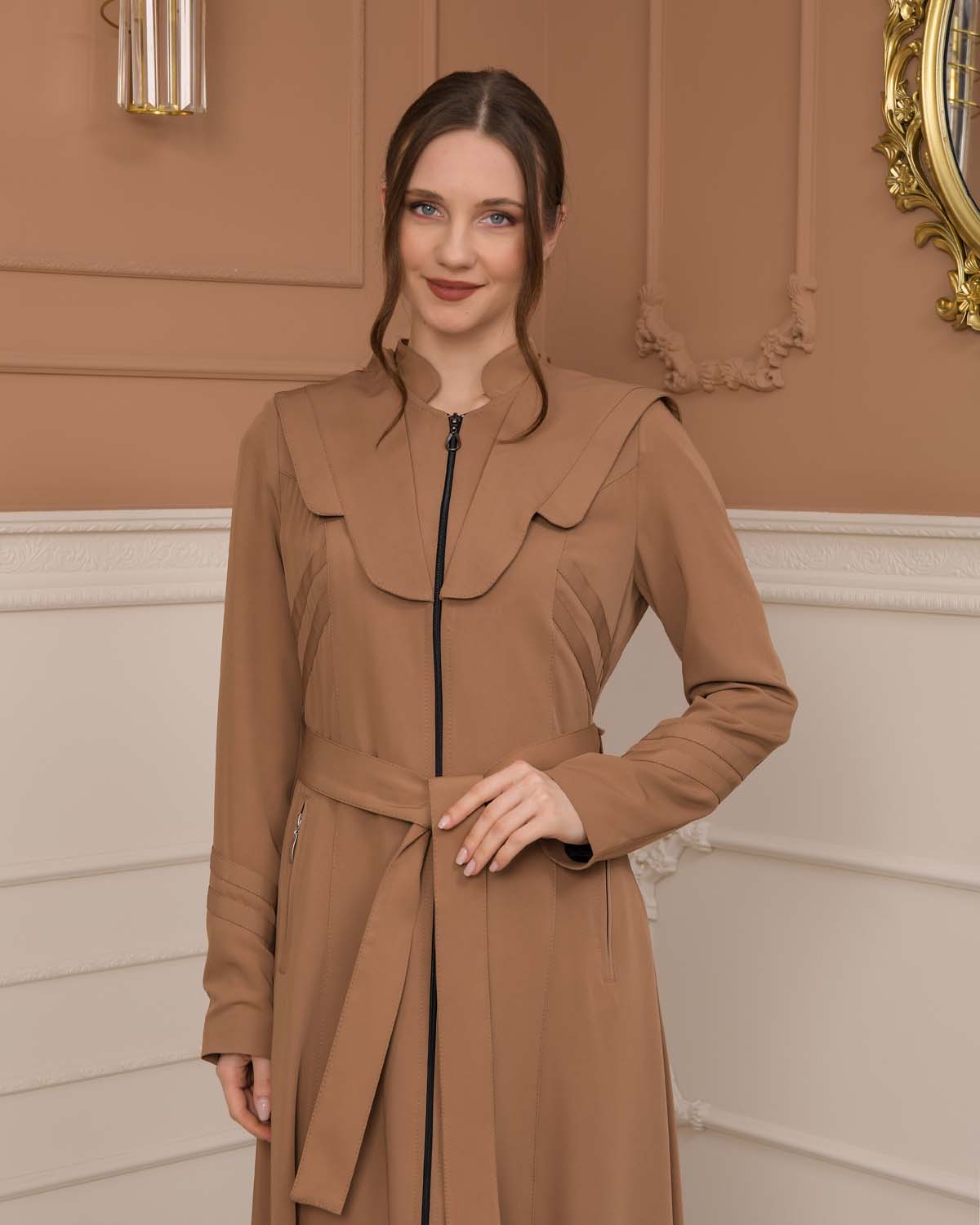 Luxuriöser Prada-Stoff Manto mit Satinfutter und Kapuze 1226 - Beige