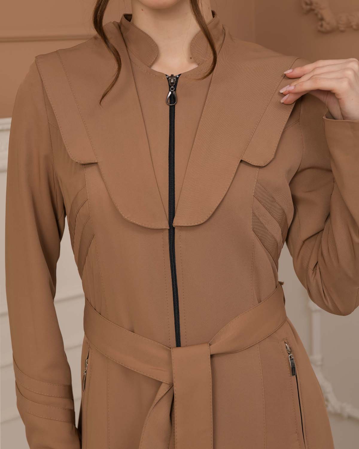 Luxuriöser Prada-Stoff Manto mit Satinfutter und Kapuze 1226 - Beige