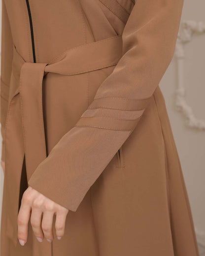 Luxuriöser Prada-Stoff Manto mit Satinfutter und Kapuze 1226 - Beige