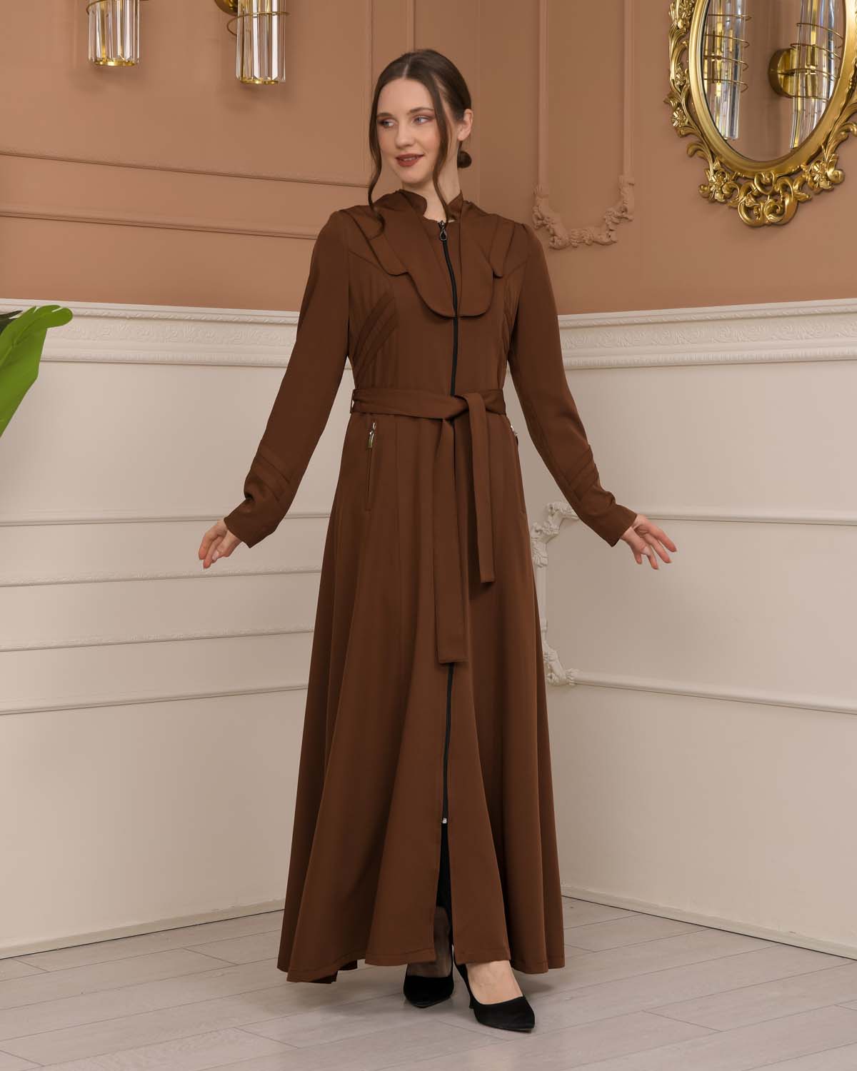 Luxuriöser Prada-Stoff Manto mit Satinfutter und Kapuze 1226 - Cognac