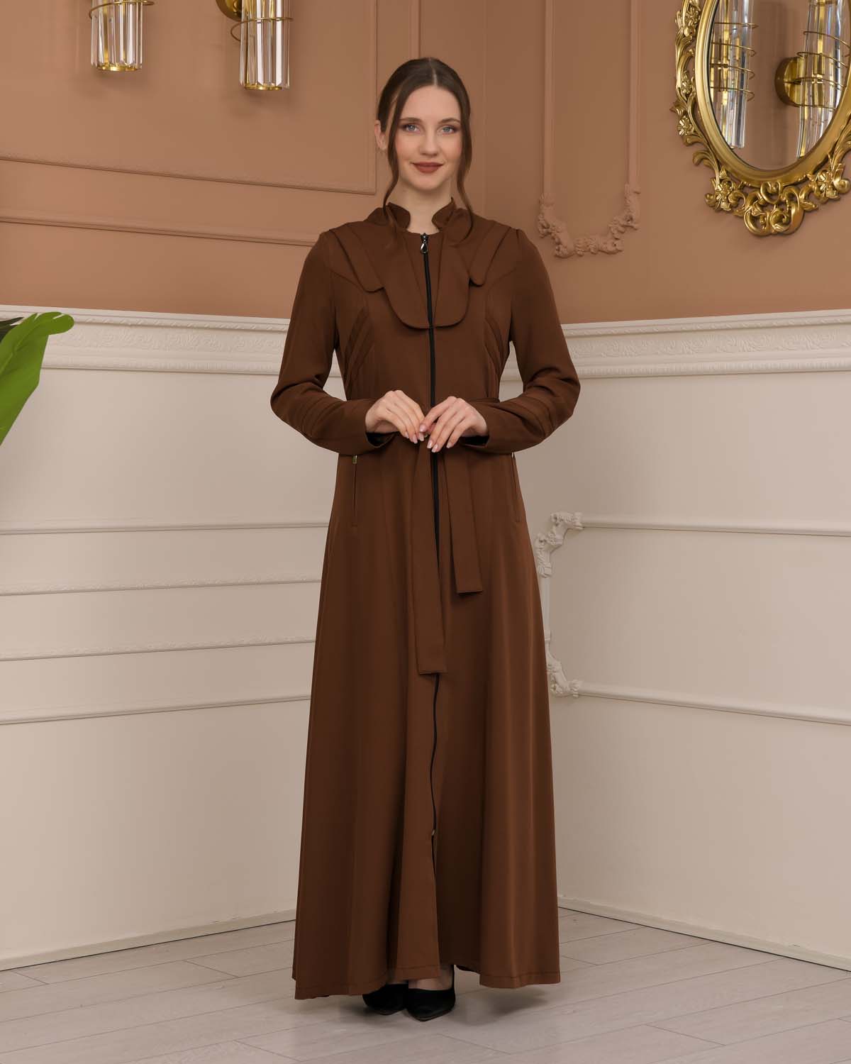 Luxuriöser Prada-Stoff Manto mit Satinfutter und Kapuze 1226 - Cognac