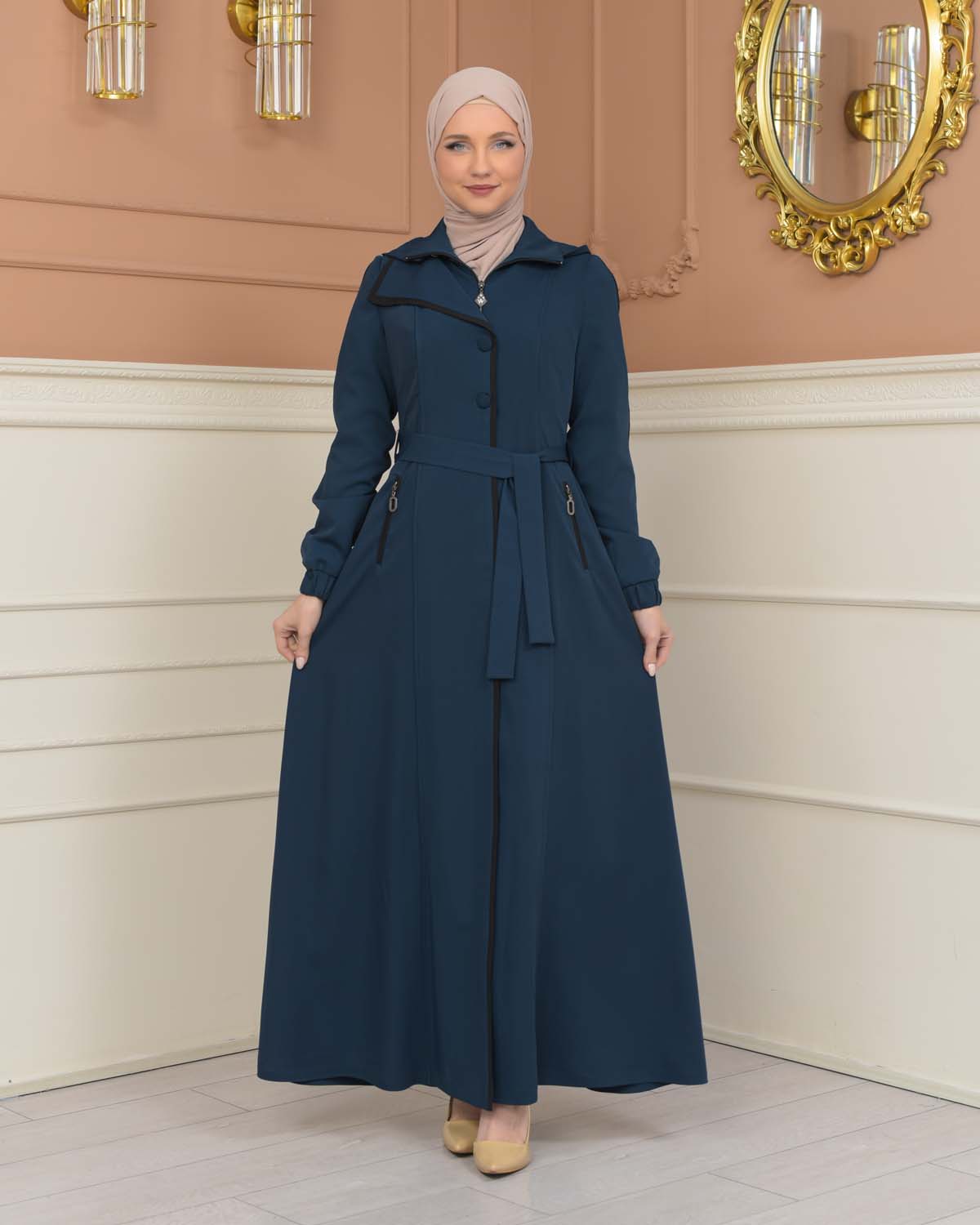 brada-Stoff Manto mit Satinfutter, abnehmbarer Kapuze und Knopfablikation 1230 - Türkis