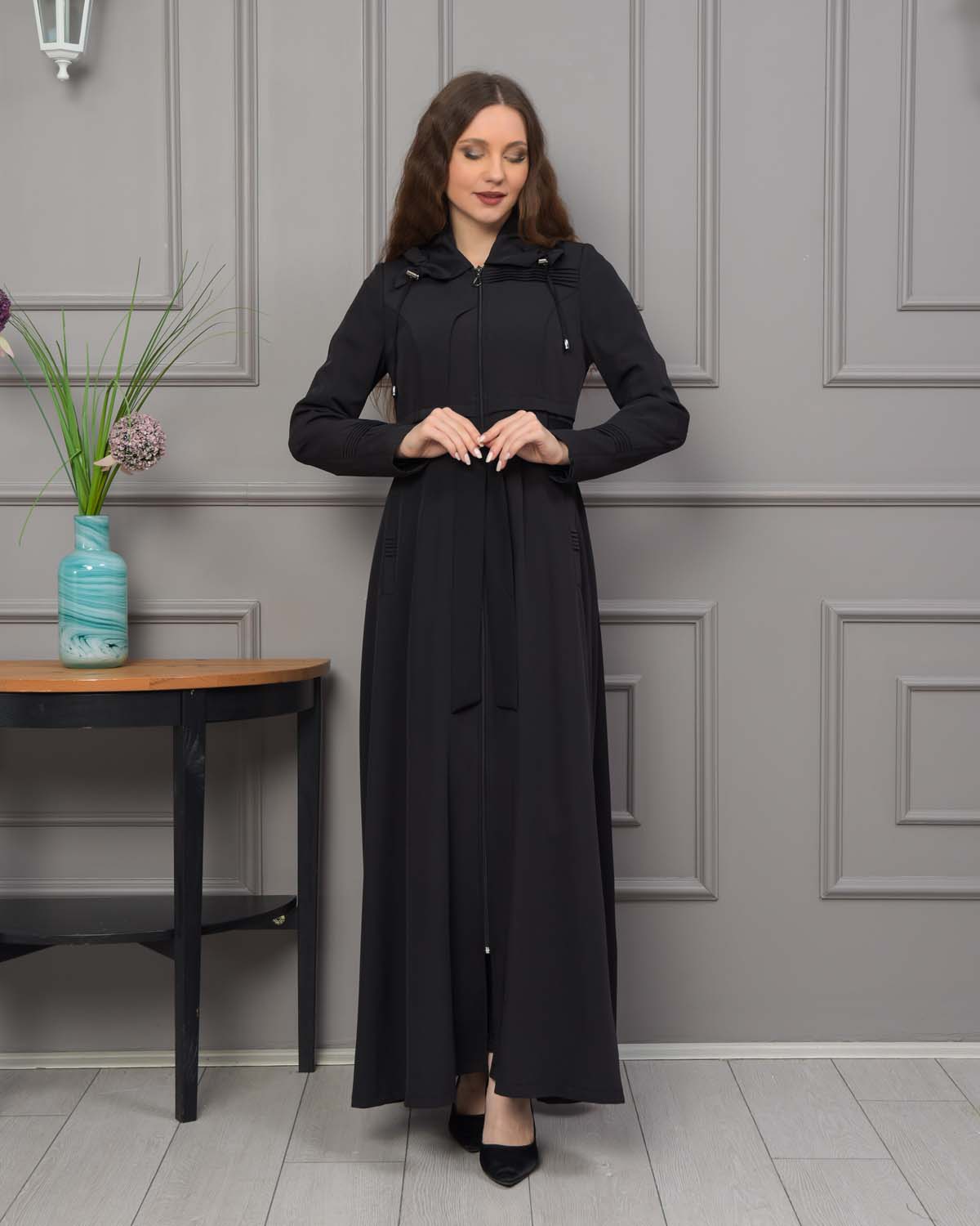 Eleganter brada-Manto mit Satinfutter und abnehmbarer Kapuze 1231 - Schwarz