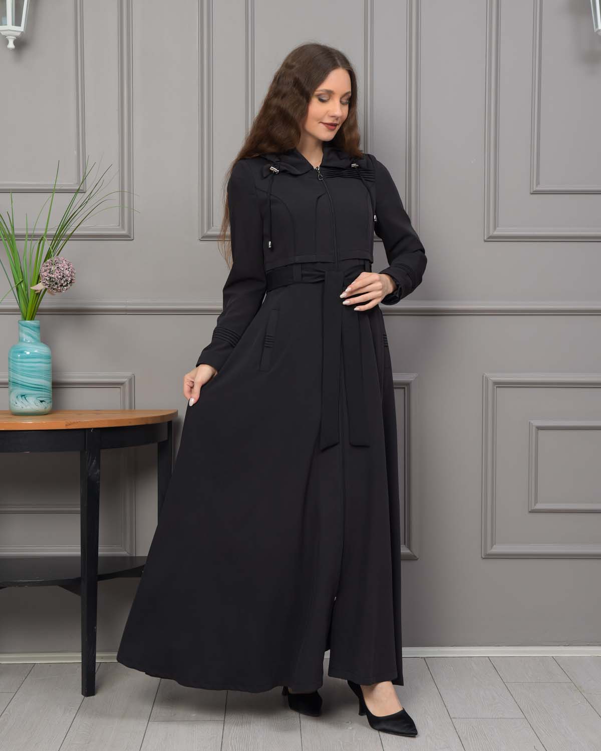 Eleganter brada-Manto mit Satinfutter und abnehmbarer Kapuze 1231 - Schwarz