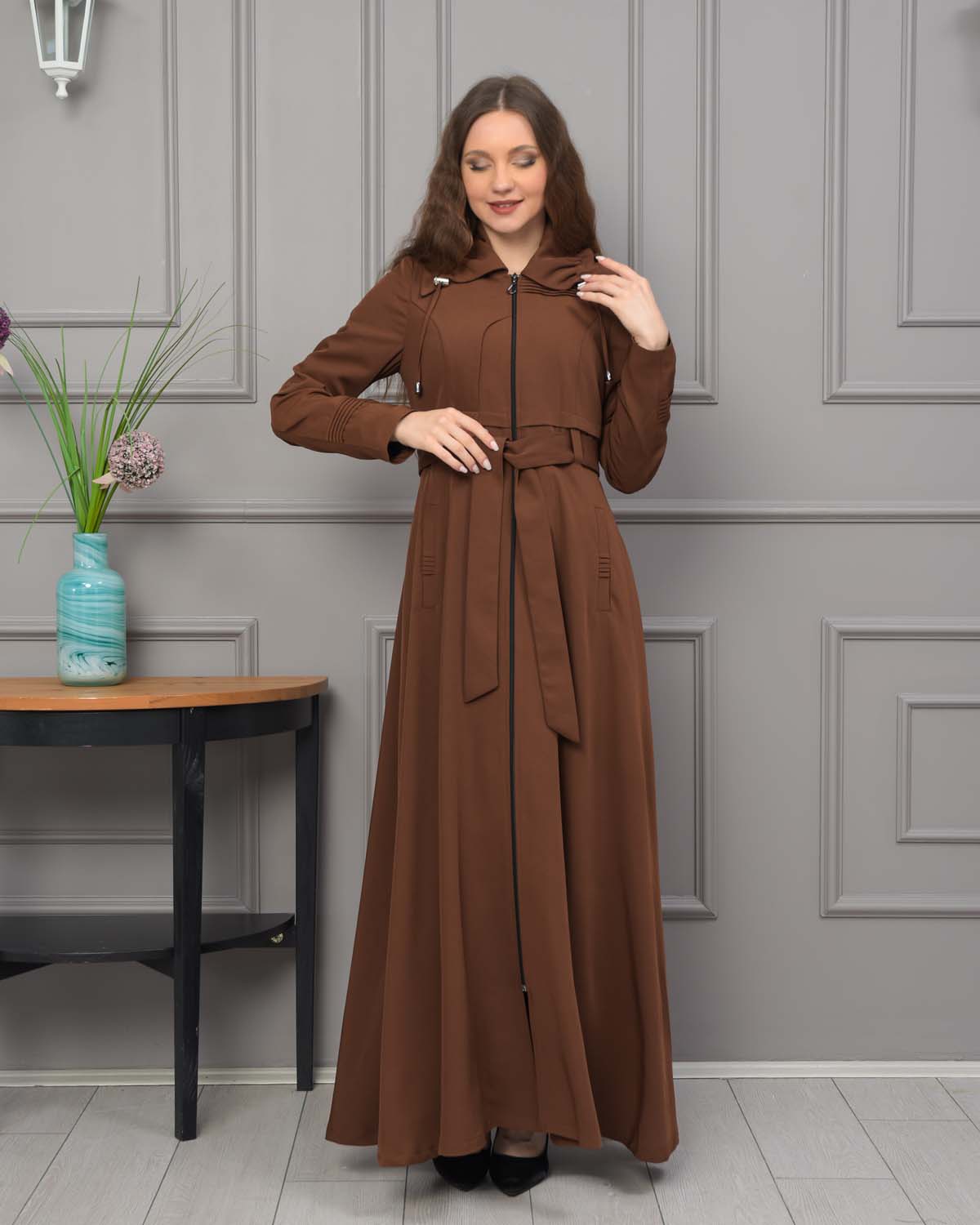 Eleganter brada-Manto mit Satinfutter und abnehmbarer Kapuze 1231 - Braun