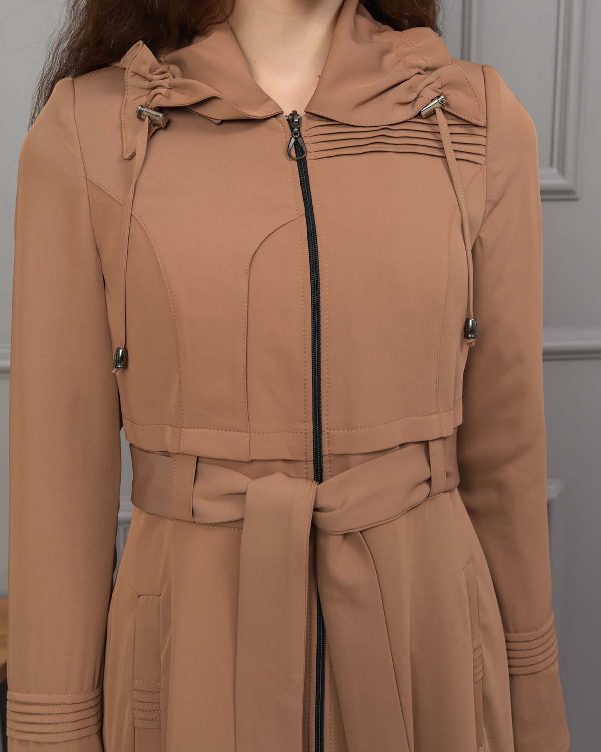 Eleganter brada-Manto mit Satinfutter und abnehmbarer Kapuze 1231 - Cognac