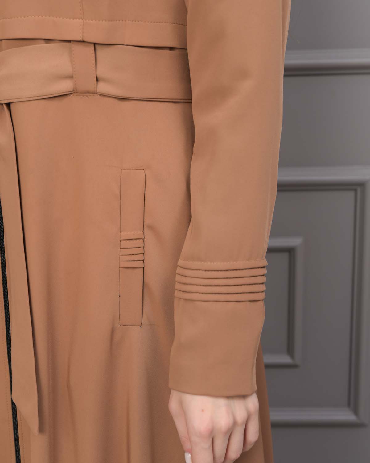 Eleganter brada-Manto mit Satinfutter und abnehmbarer Kapuze 1231 - Cognac