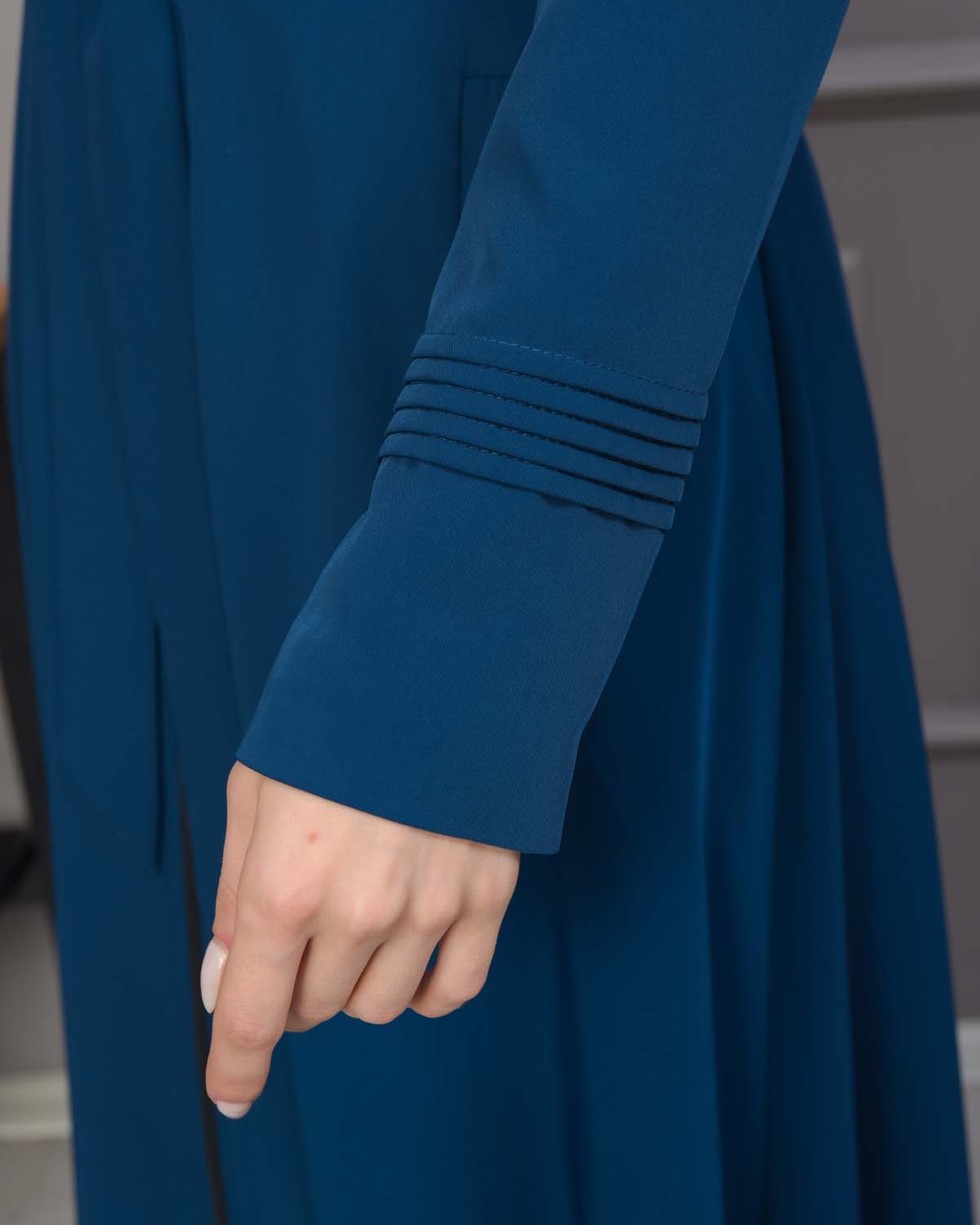 Eleganter brada-Manto mit Satinfutter und abnehmbarer Kapuze 1231 - Blau