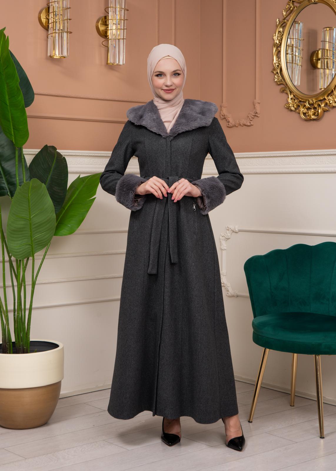 Langer Wollmantel mit Vollpelzkapuze und Pelzärmeln 1360 - Grau