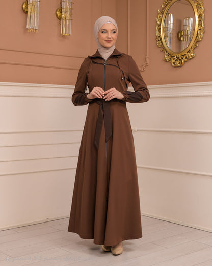 Eleganter brada-Manto mit Satinfutter und abnehmbarer Kapuze 1234 - Braun