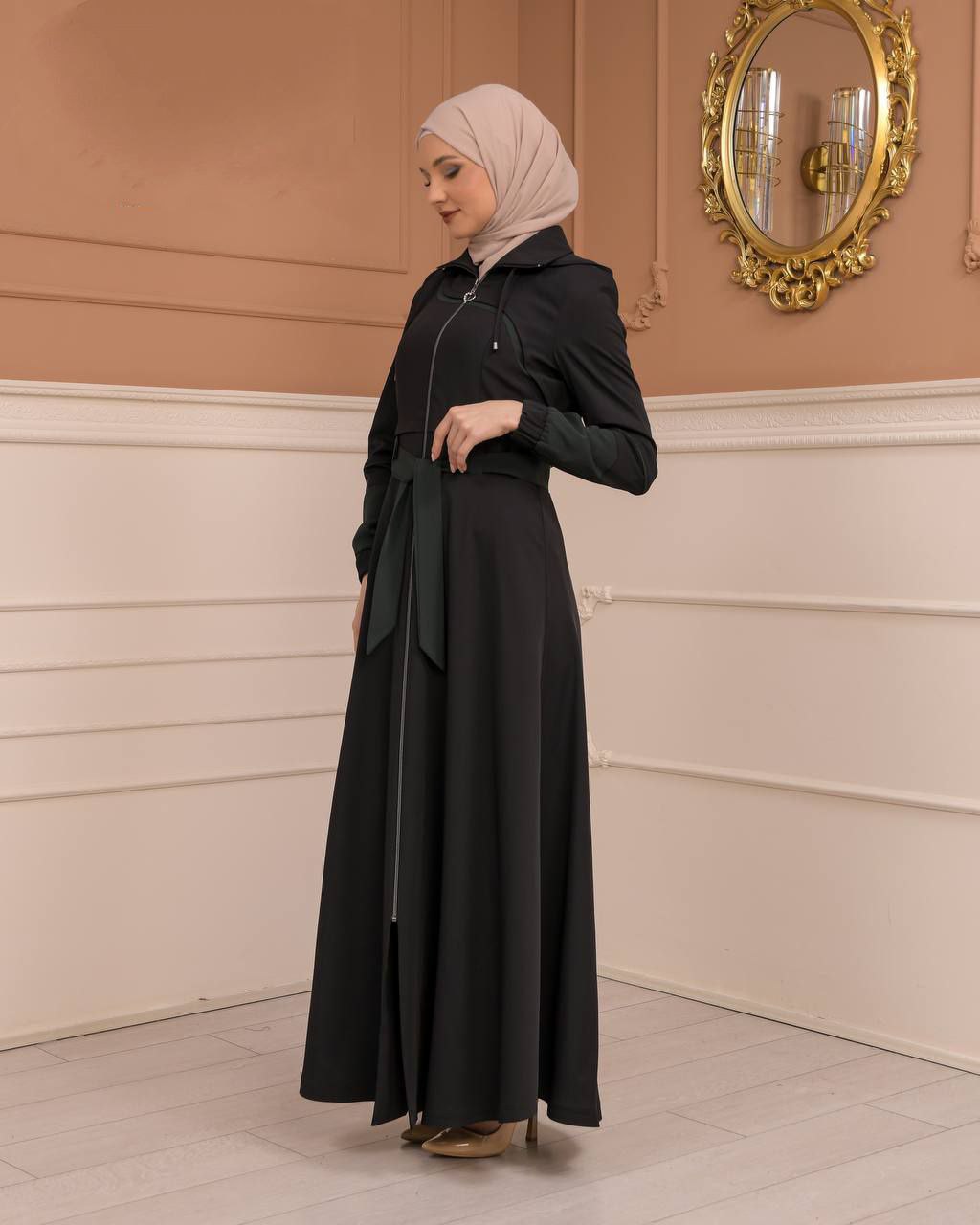 Eleganter brada-Manto mit Satinfutter und abnehmbarer Kapuze 1234 - Schwarz