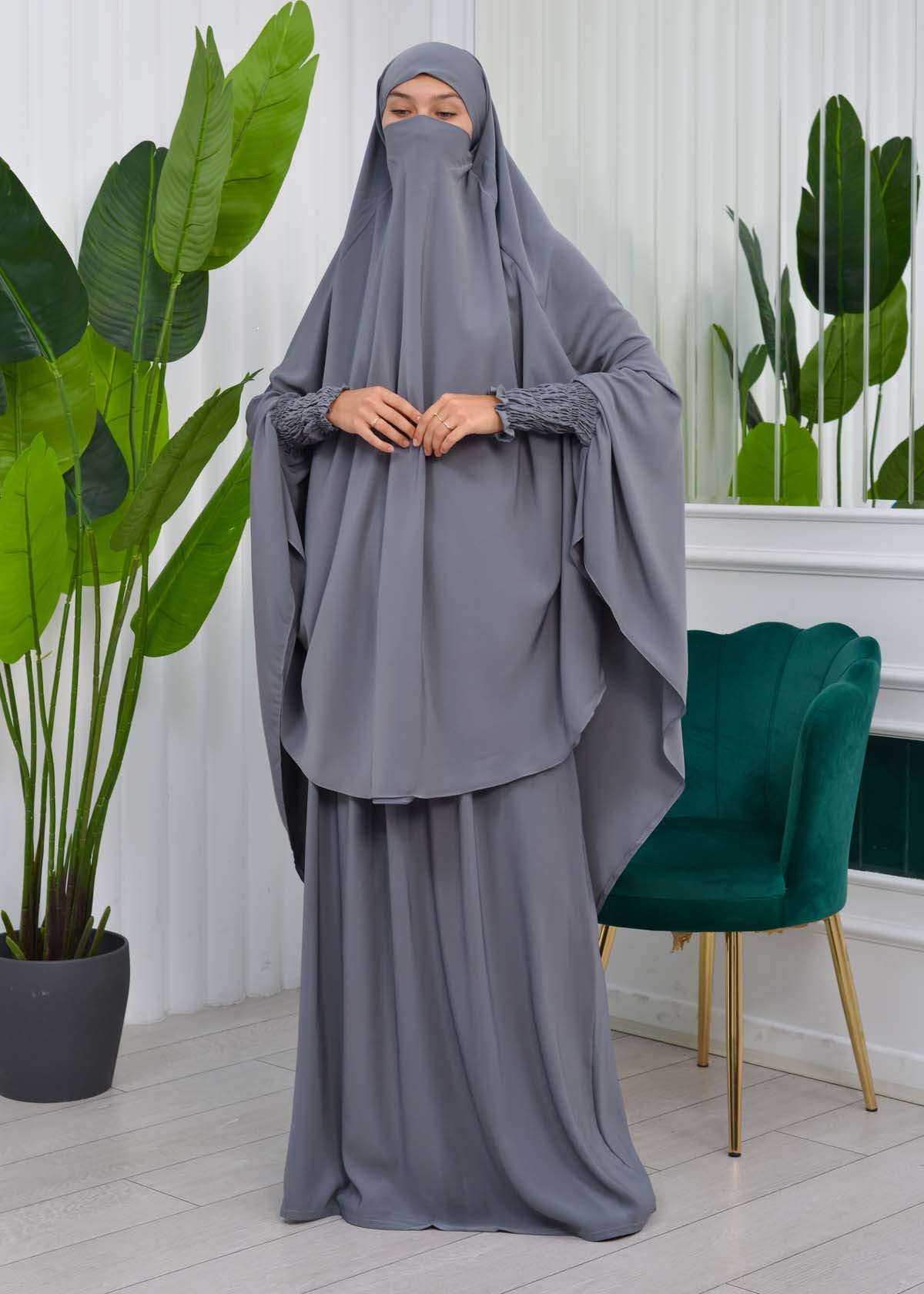 Zweiteiliges Isdal-Set mit gesmokten Ärmeln 822 - Anthrazit