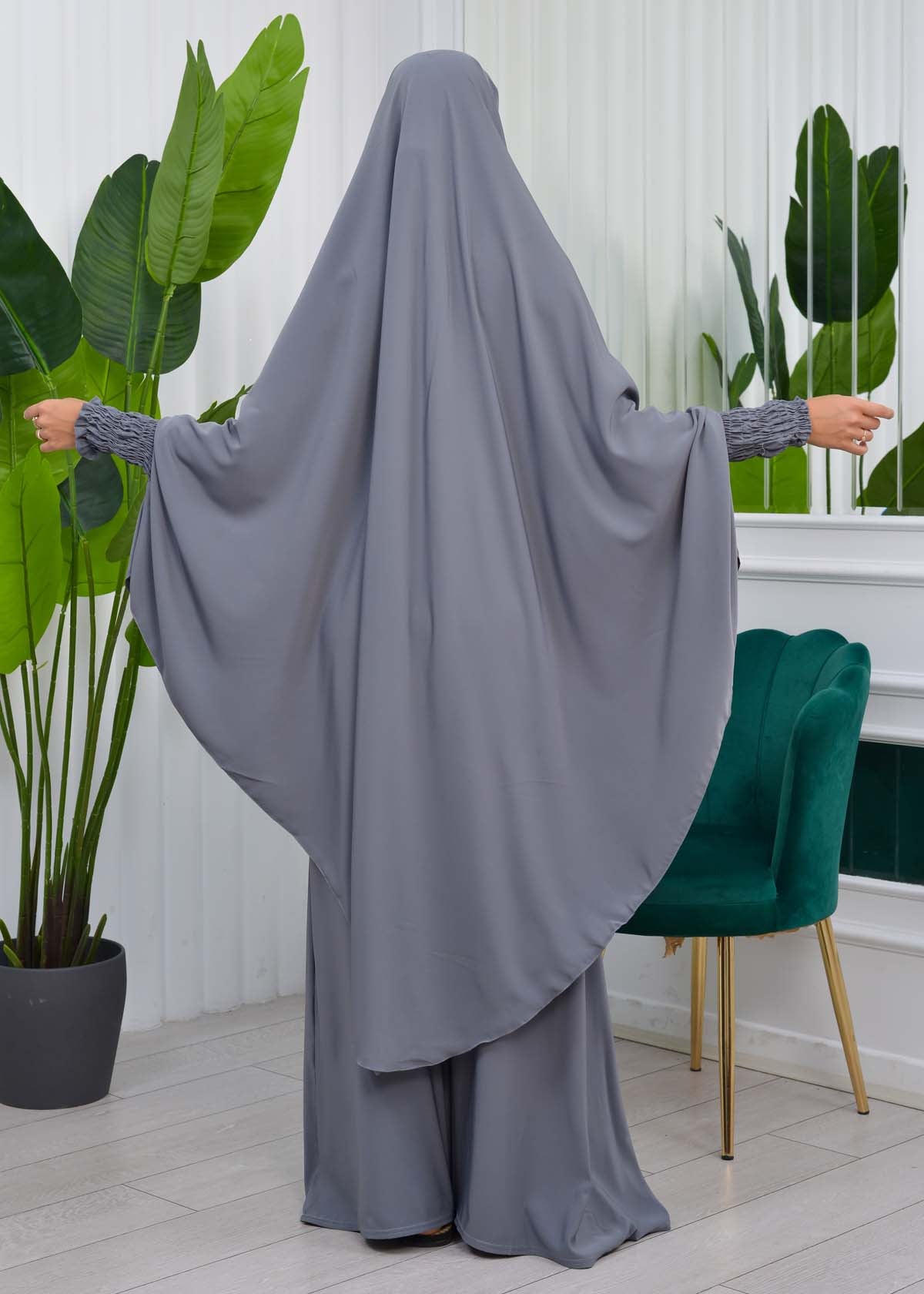 Zweiteiliges Isdal-Set mit gesmokten Ärmeln 822 - Anthrazit