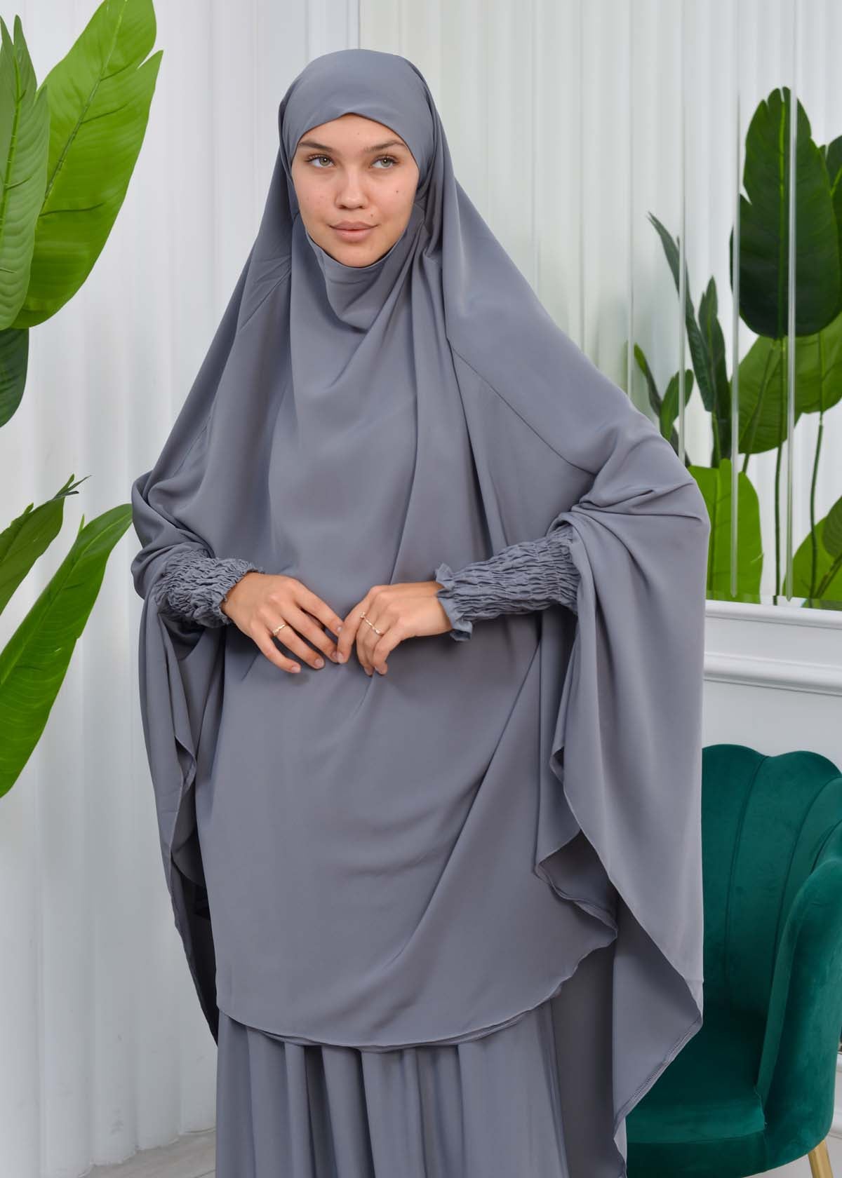 Zweiteiliges Isdal-Set mit gesmokten Ärmeln 822 - Anthrazit