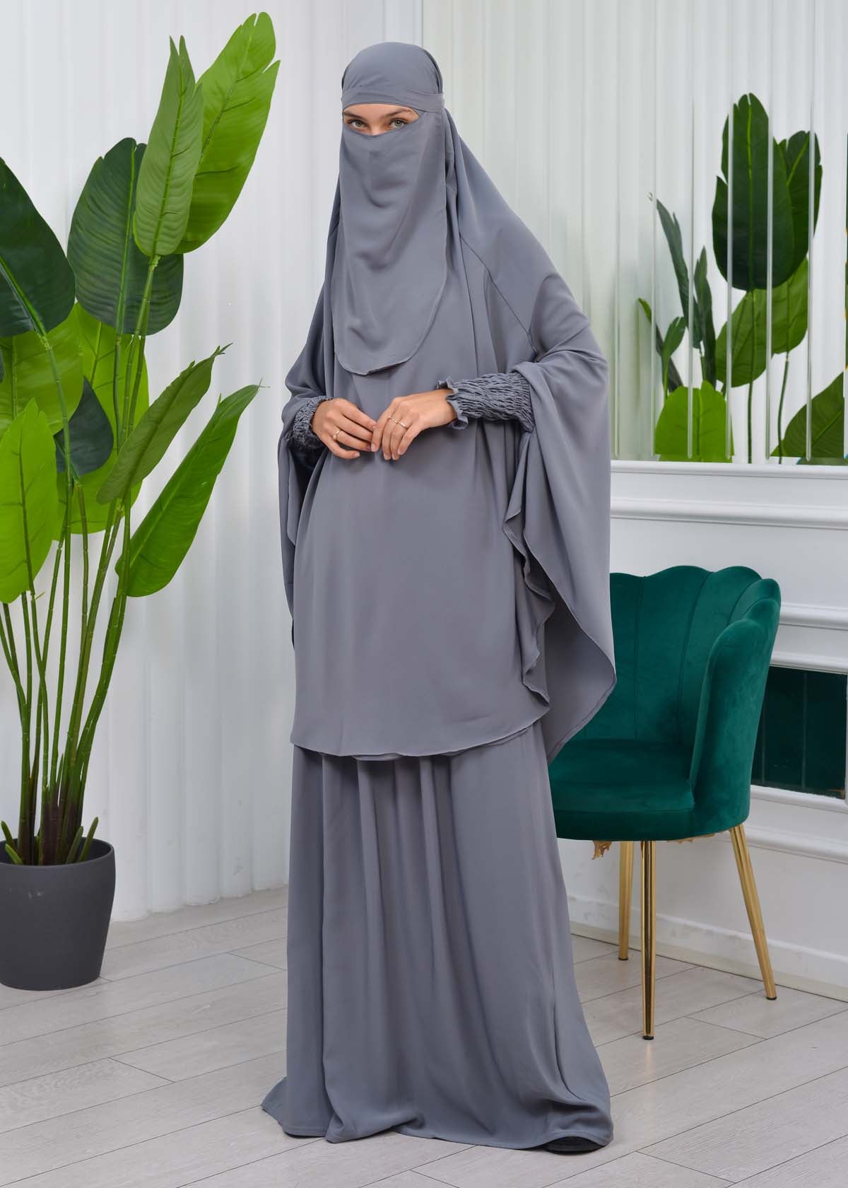 Zweiteiliges Isdal-Set mit gesmokten Ärmeln 822 - Anthrazit