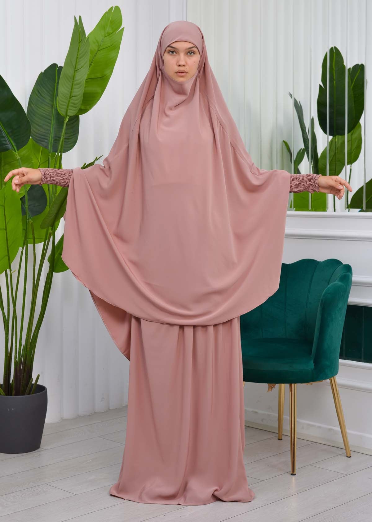 Zweiteiliges Isdal-Set mit gesmokten Ärmeln 822 - Puder