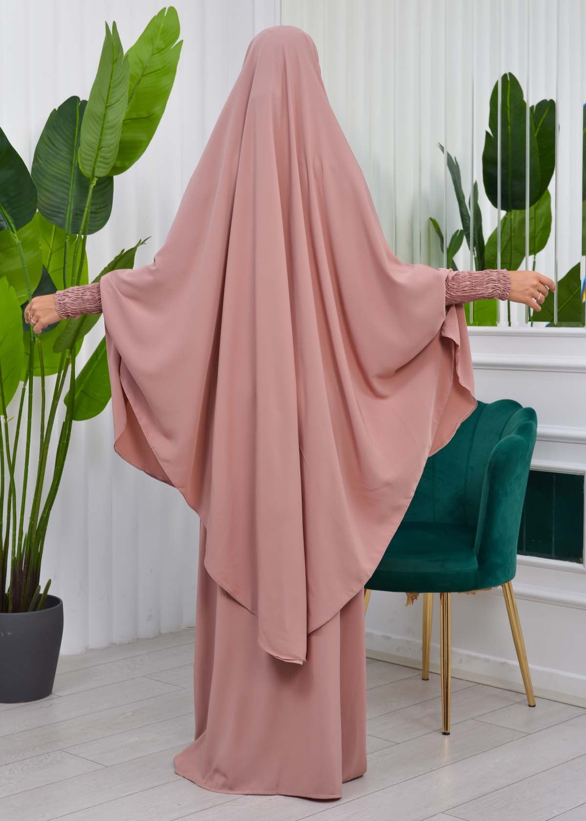 Zweiteiliges Isdal-Set mit gesmokten Ärmeln 822 - Puder