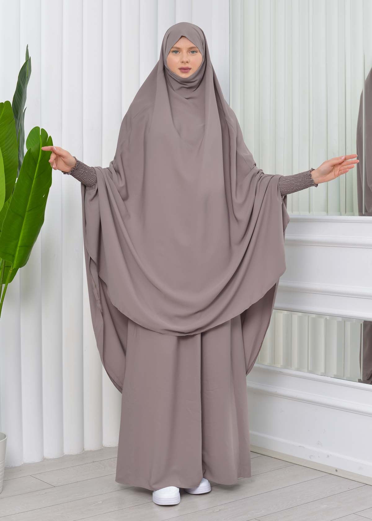 Zweiteiliges Isdal-Set mit gesmokten Ärmeln 822 - Hellbraun