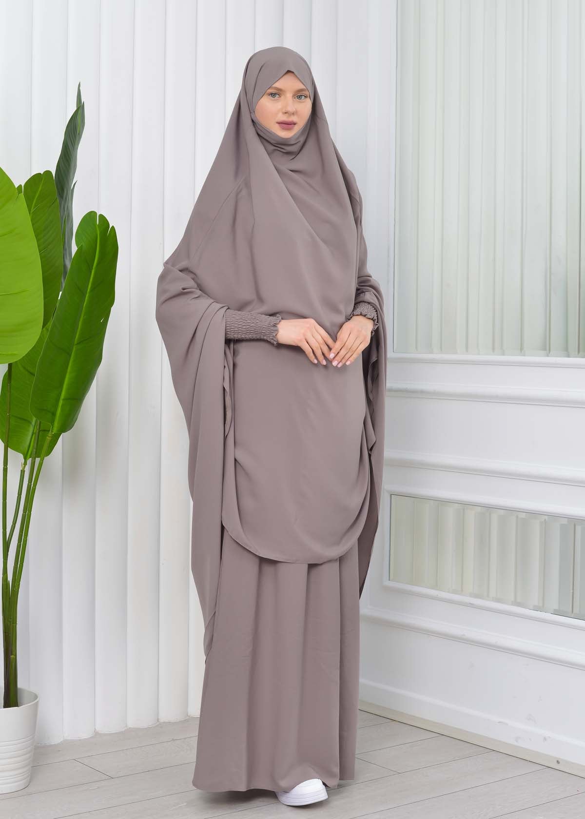 Zweiteiliges Isdal-Set mit gesmokten Ärmeln 822 - Hellbraun