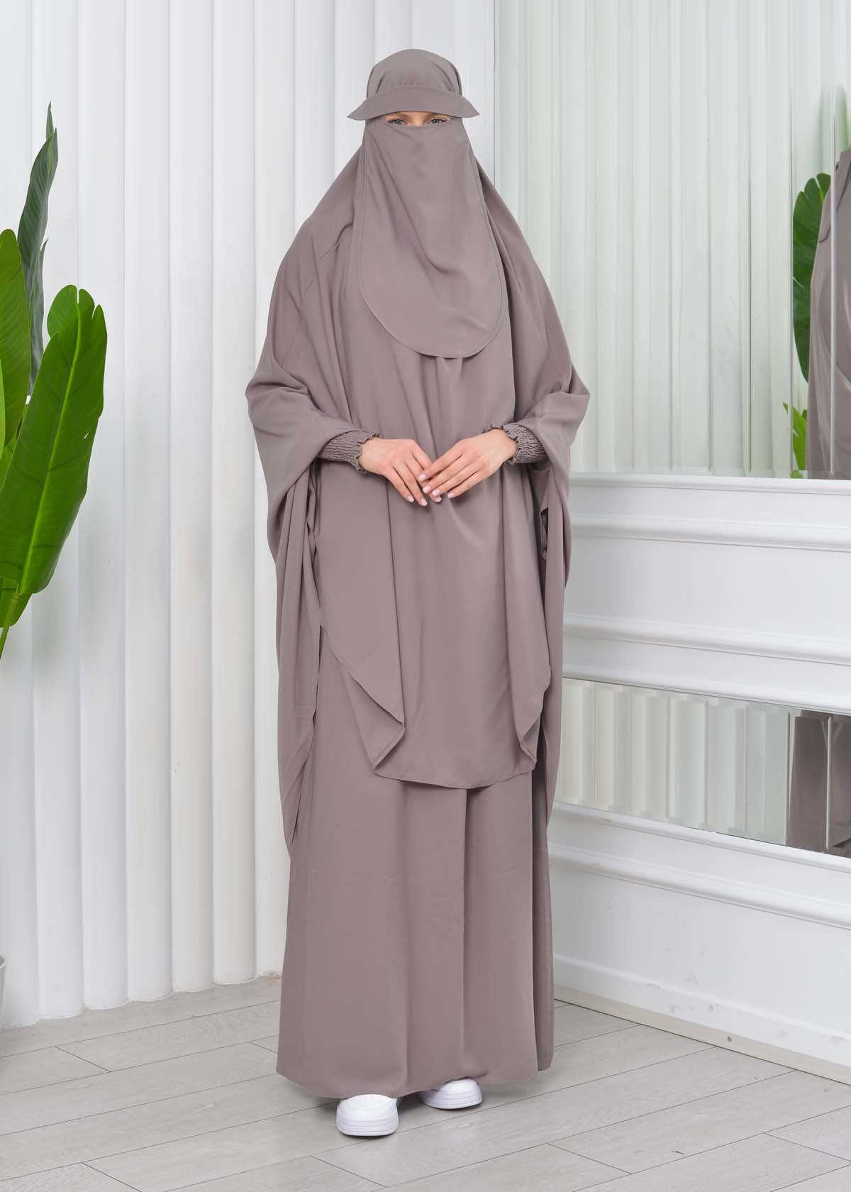 Zweiteiliges Isdal-Set mit gesmokten Ärmeln 822 - Hellbraun