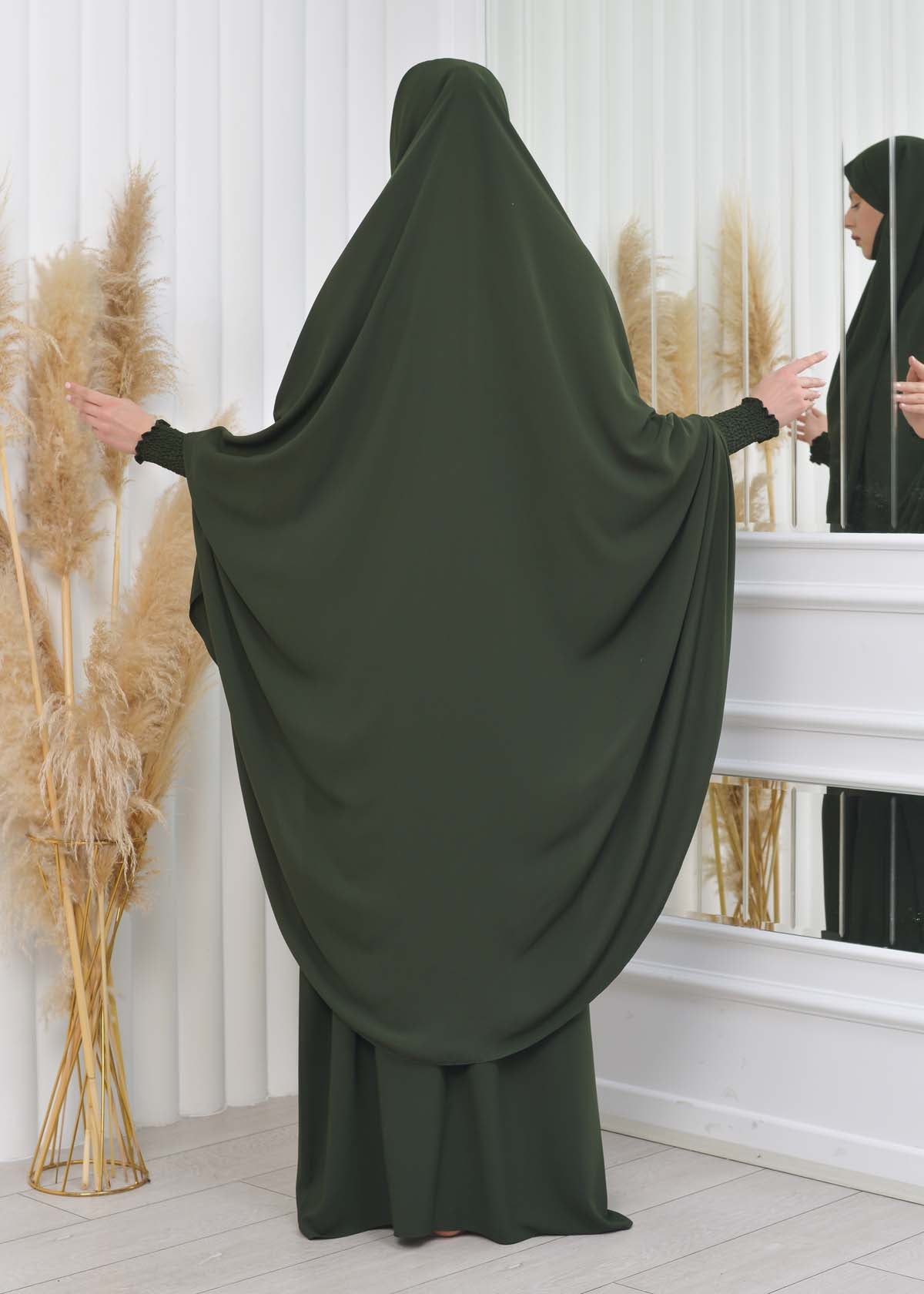 Zweiteiliges Isdal-Set mit gesmokten Ärmeln 822 - Khaki