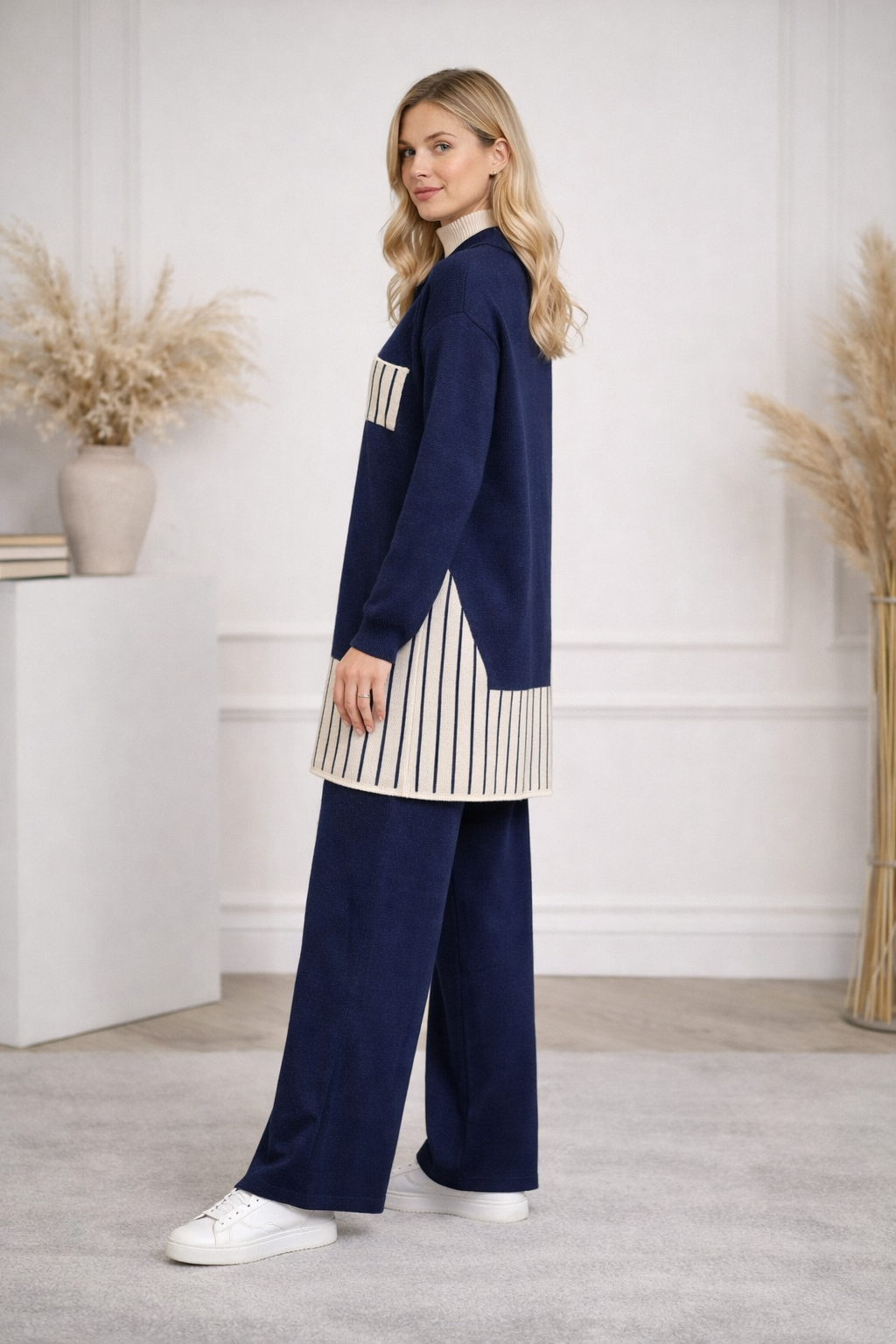 Modernes zweiteiliges Damen-Strickset mit geometrischen Details 4208 - Dunkelblau