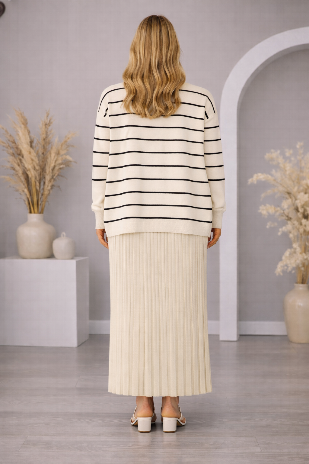 Elegantes zweiteiliges Damen-Strickkleid gestreift 4210 - Beige