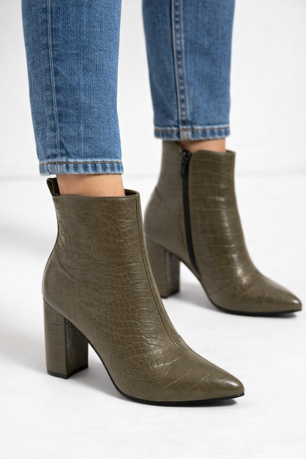 Damen-Stiefeletten in Kroko-Optik mit Blockabsatz 6321 - Khaki