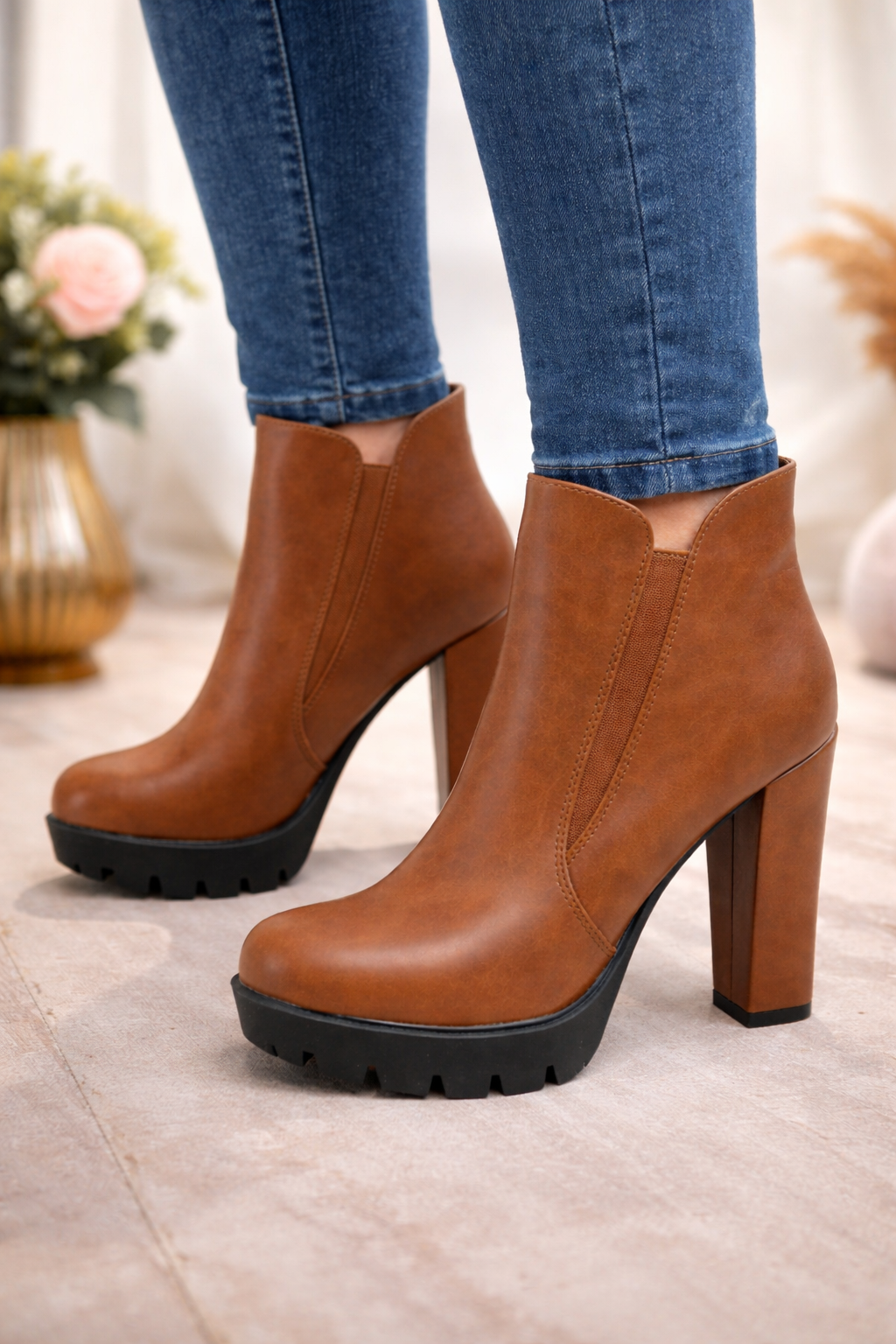 Damen Stiefeletten mit Blockabsatz und Plateausohle 6325 - Cognac